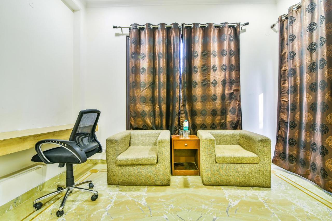 Fabhotel Rallkmas Cyber City Гургаон Екстериор снимка