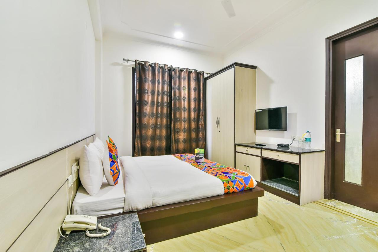 Fabhotel Rallkmas Cyber City Гургаон Екстериор снимка