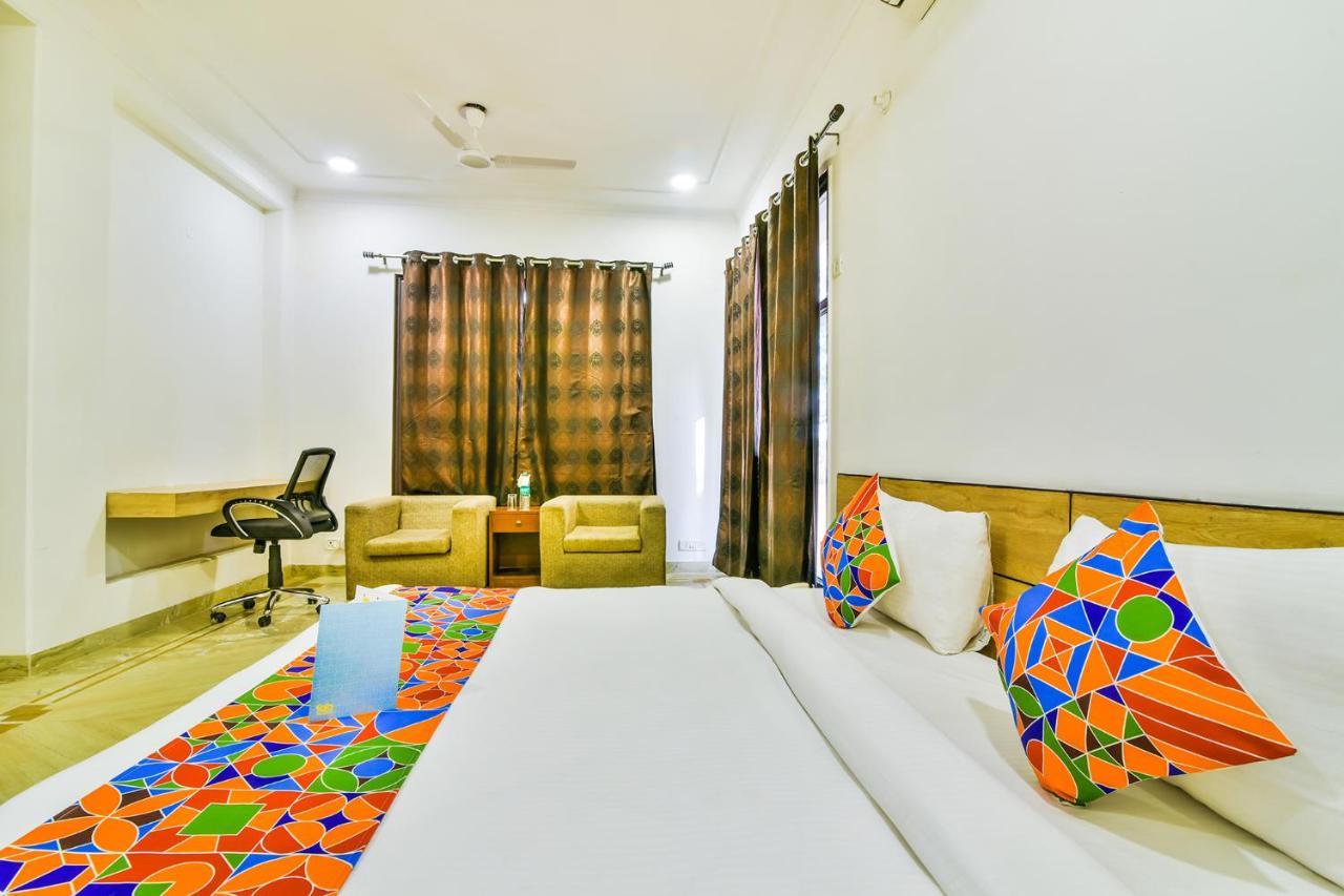 Fabhotel Rallkmas Cyber City Гургаон Екстериор снимка